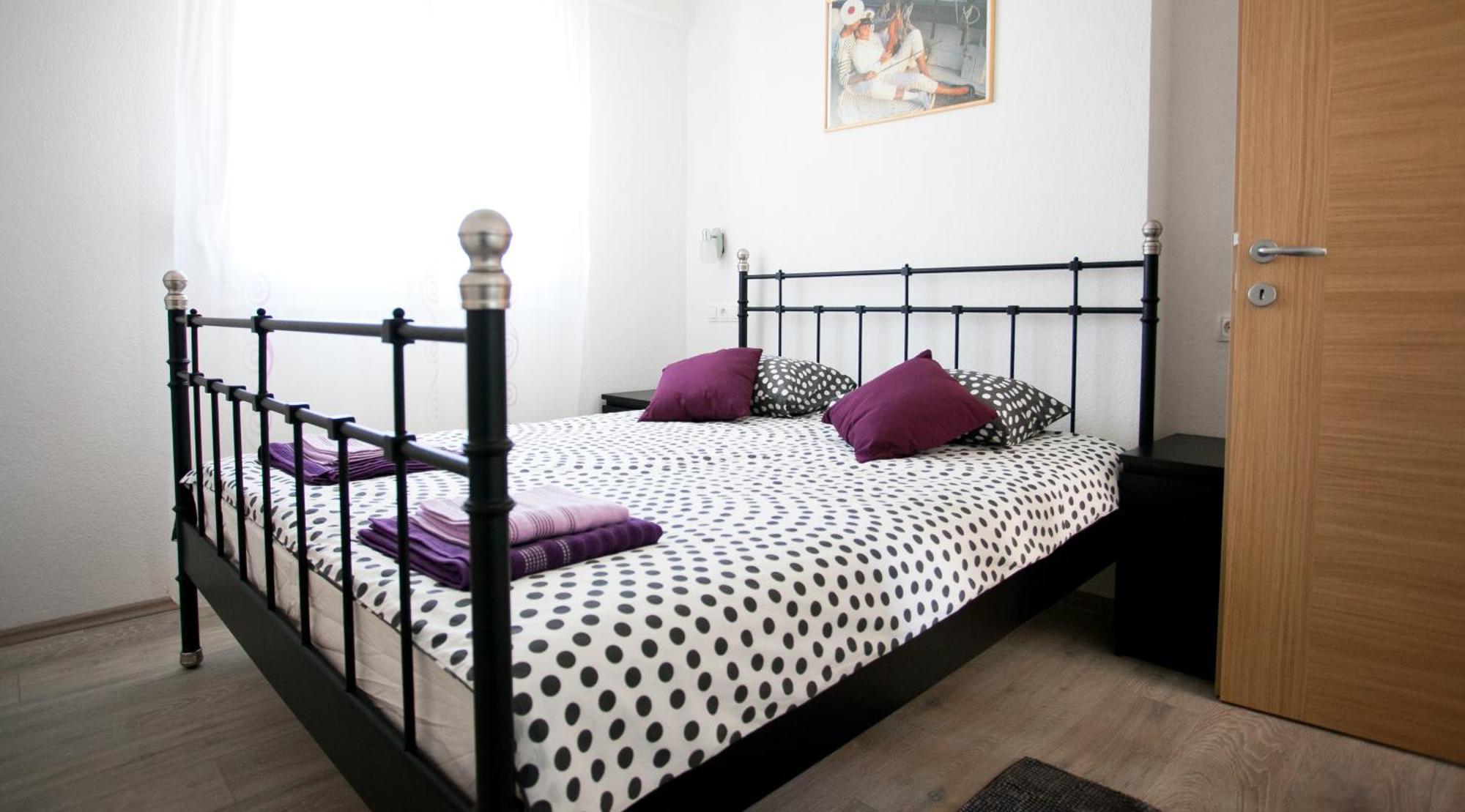 Apartments Medvid Trogir Bilik gambar