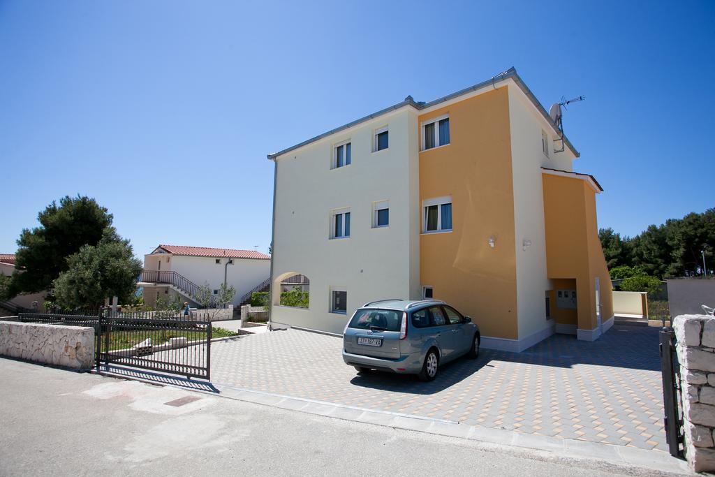 Apartments Medvid Trogir Luaran gambar